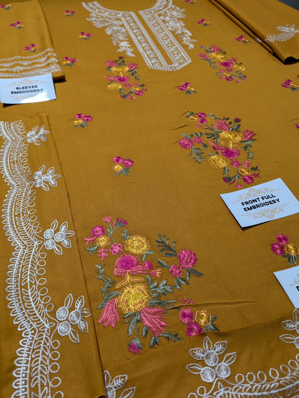 Dhanak Embroidered 3-Piece Suit