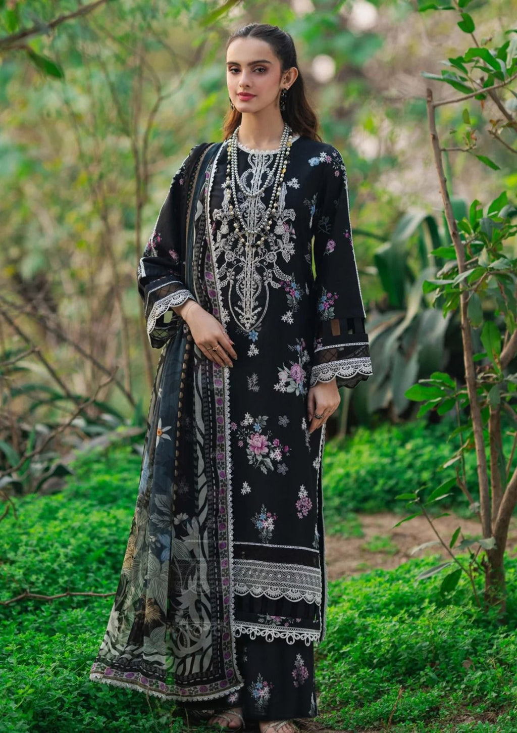 Luxury Lawn 3-Piece Suit