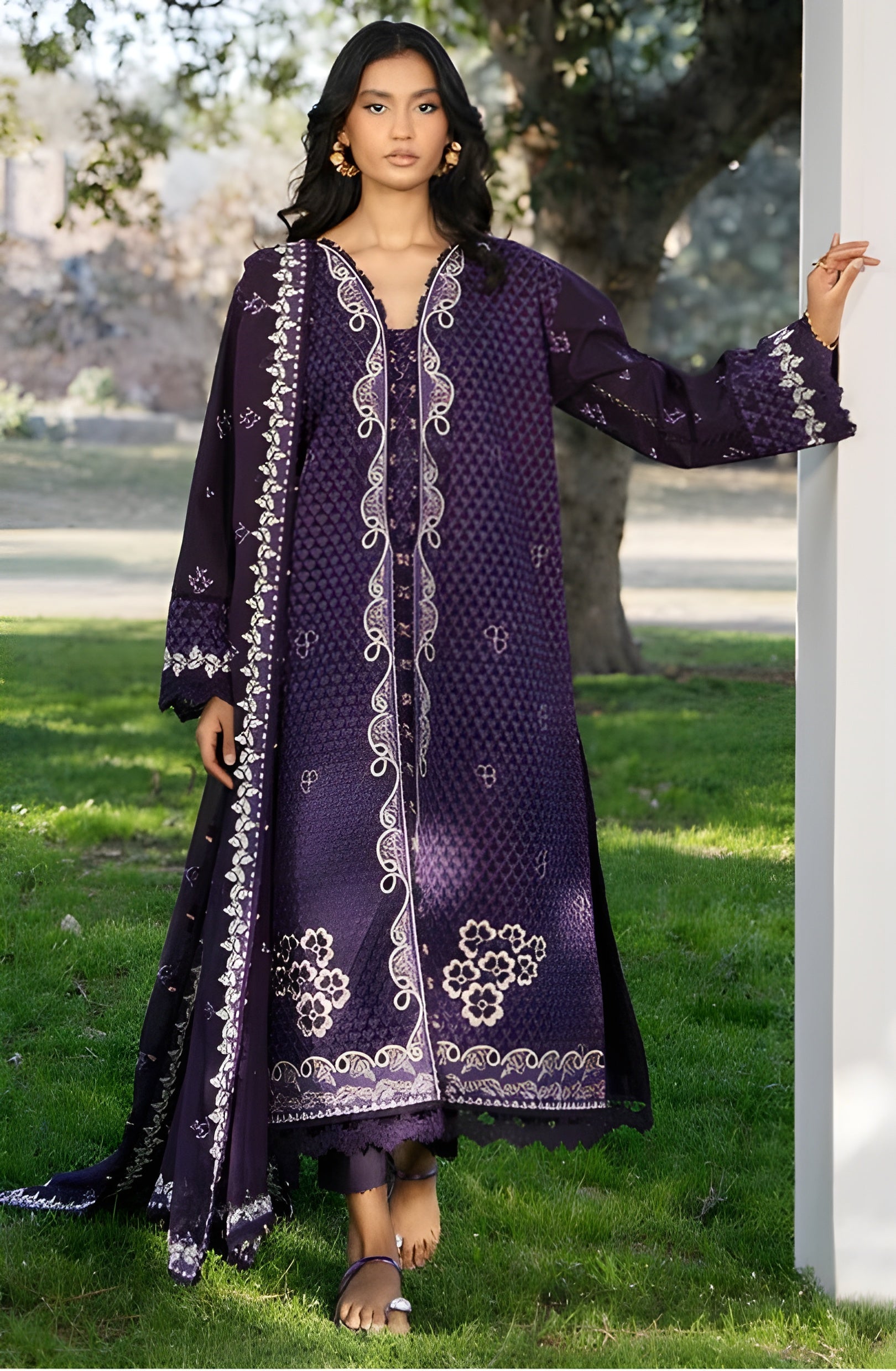 Maria B Dhanak Embroidered 3-Piece Suit